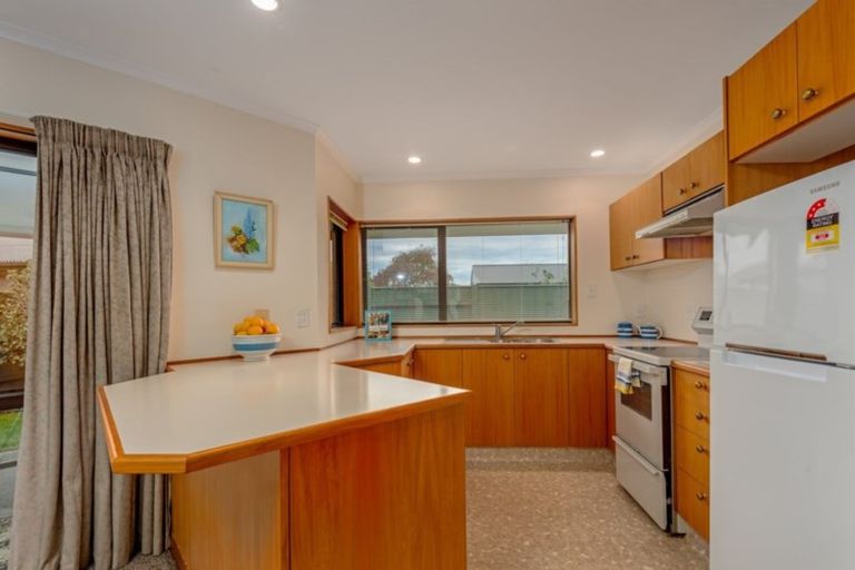 Photo of property in 10 Seville Court, Terrace End, Palmerston North, 4410