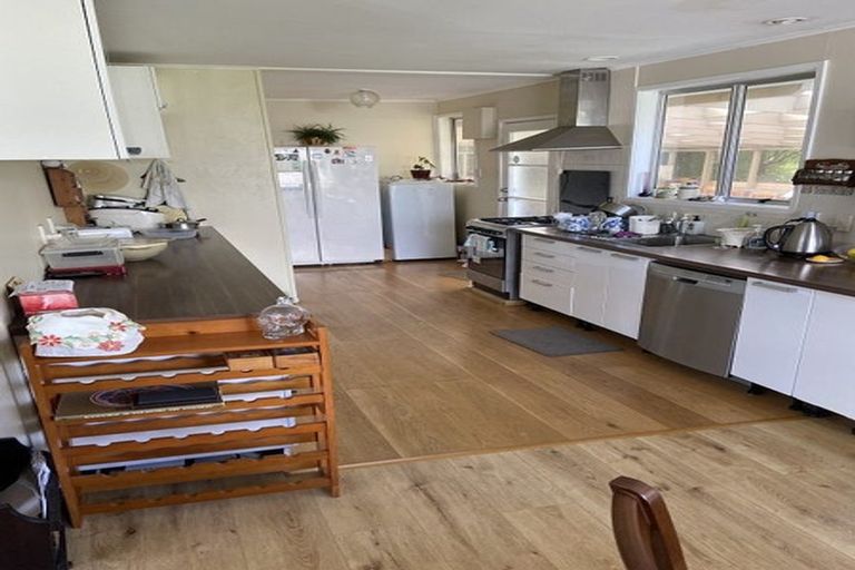 Photo of property in 13 Kerria Place, Sunnynook, Auckland, 0620