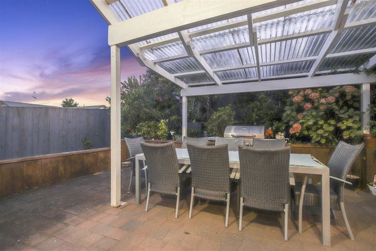 Photo of property in 12 Bilkey Avenue, Pukekohe, 2120