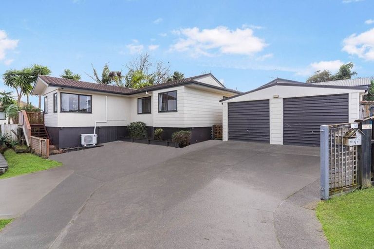 Photo of property in 165 Bradbury Road, Botany Downs, Auckland, 2010
