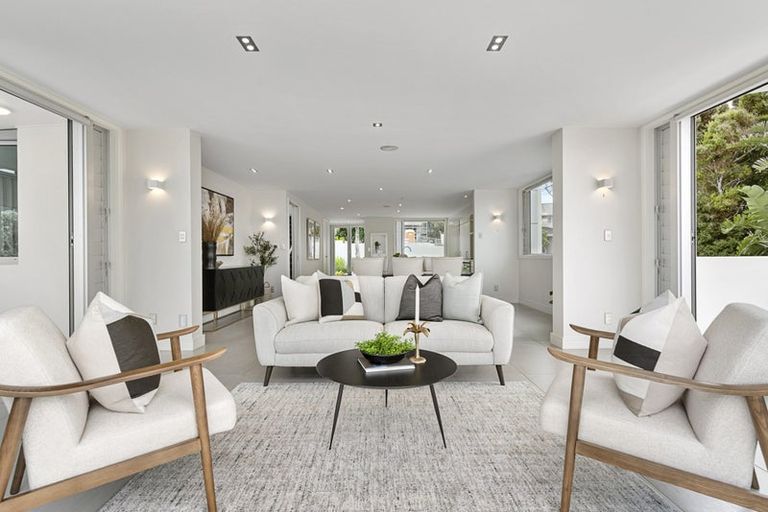 Photo of property in 11a Bournemouth Terrace, Murrays Bay, Auckland, 0630