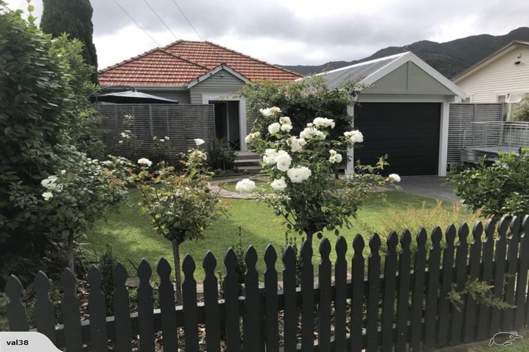 Photo of property in 25 Vincent Street, Waterloo, Lower Hutt, 5011