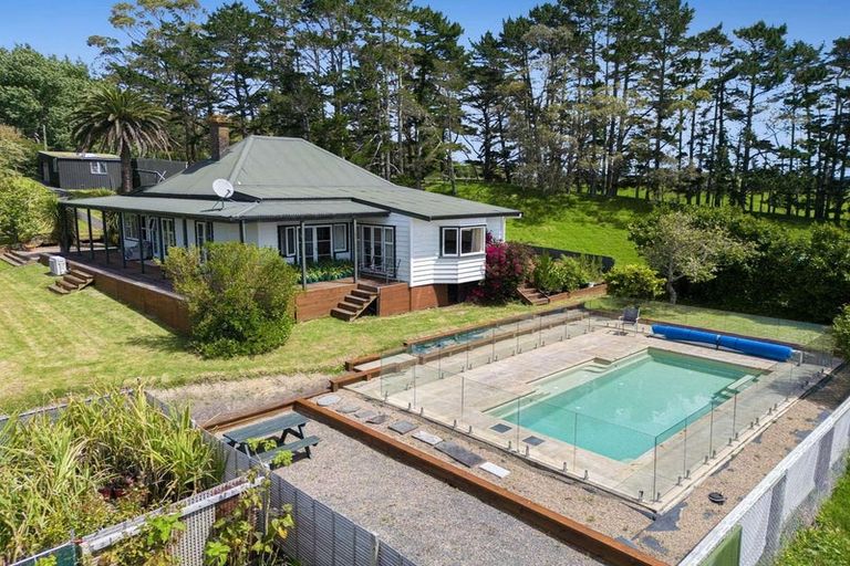 Photo of property in 245 Anderson Road, Helensville, 0875