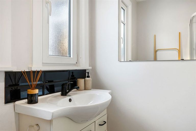 Photo of property in 27 Hastings Street, Southbridge, 7602