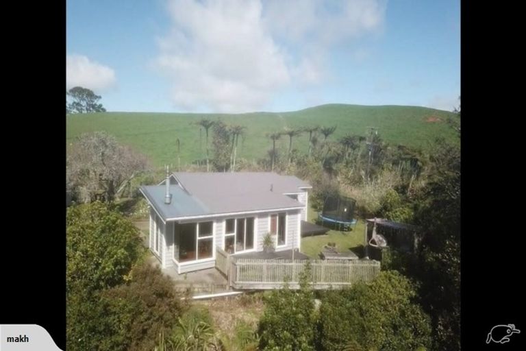 Photo of property in 709 Kelly Road, Lepperton, New Plymouth, 4373