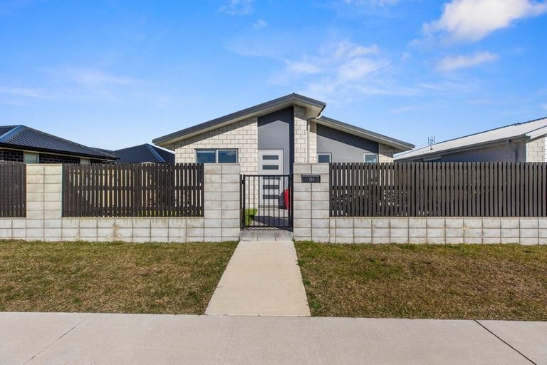 Photo of property in 184 Te Okuroa Drive, Papamoa, 3118