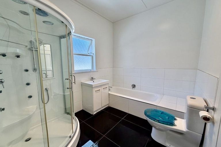 Photo of property in 39 Roys Road, Weymouth, Auckland, 2103
