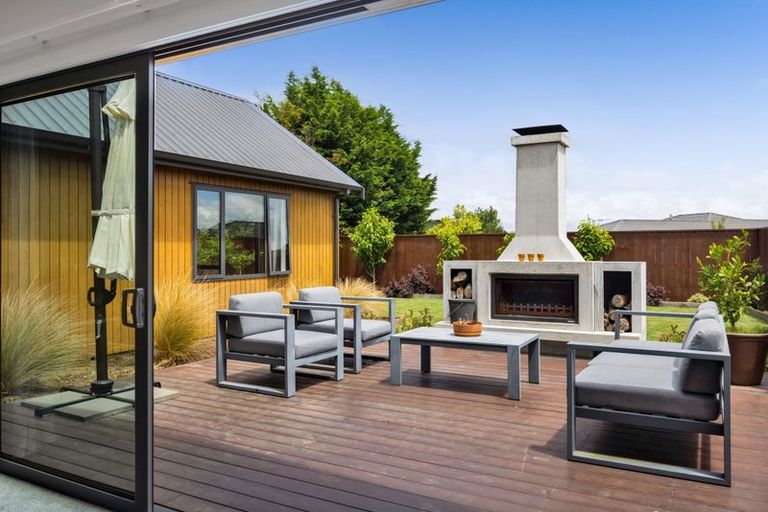 Photo of property in 25 County Drive, Hawera, 4610