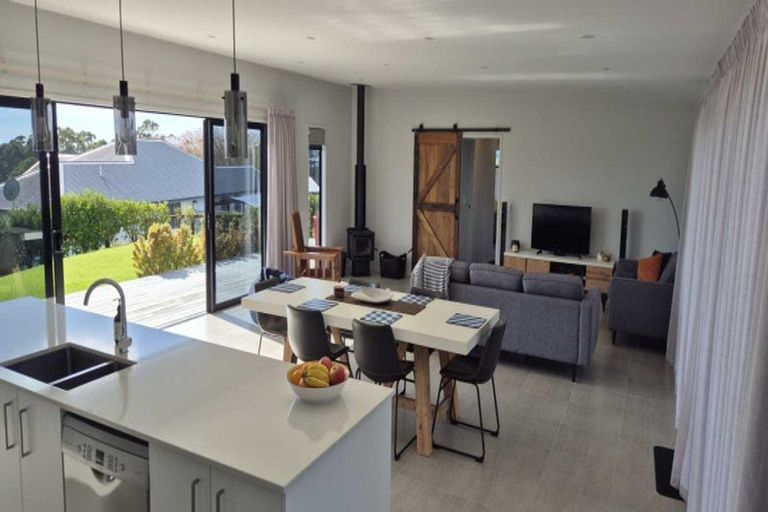 Photo of property in 330 Cable Bay Block Road, Cable Bay, 0420