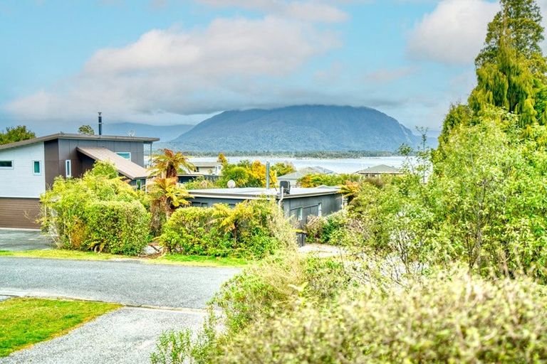 Photo of property in 17 Korua Street, Moana, 7872