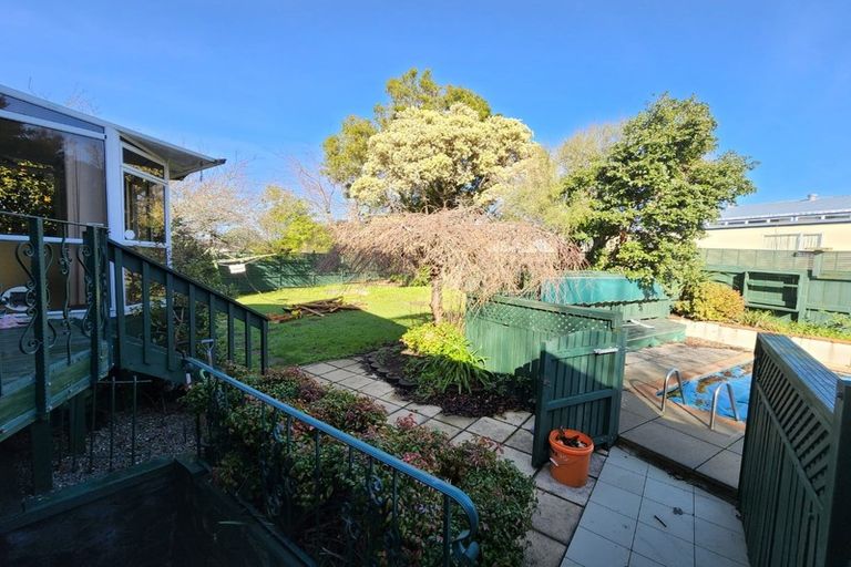 Photo of property in 27 Mirrabooka Avenue, Botany Downs, Auckland, 2010