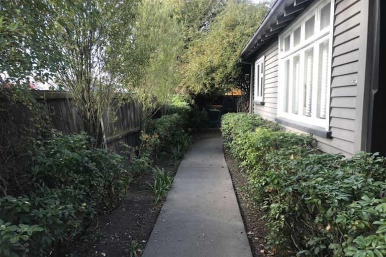 Photo of property in 52 Woodville Street, Edgeware, Christchurch, 8013