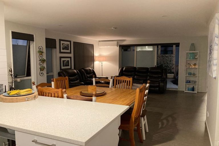 Photo of property in 7c Yeoman Place, Howick, Auckland, 2014