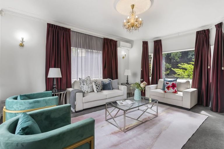 Photo of property in 9 Nathan Close, Somerville, Auckland, 2014