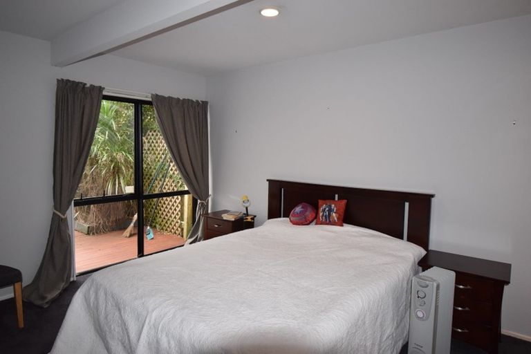 Photo of property in 3/252 East Coast Road, Forrest Hill, Auckland, 0620