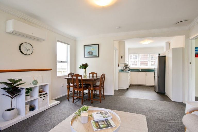 Photo of property in 9 Kowhai Street, Tawa, Wellington, 5028