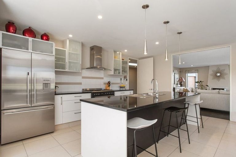 Photo of property in 16 Glen Oaks Drive, Northwood, Christchurch, 8051