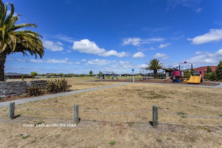 Photo of property in 22 Foxton Drive, Kaiapoi, 7630