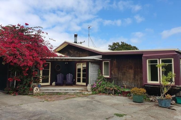 Photo of property in 1 Puriri Road, Waikanae, 5036