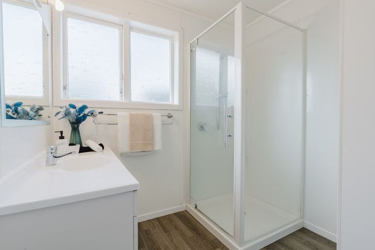 Photo of property in 16 Pickering Crescent, Chedworth, Hamilton, 3210