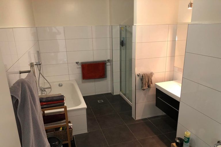 Photo of property in 5/25 Home Street, Mount Victoria, Wellington, 6011