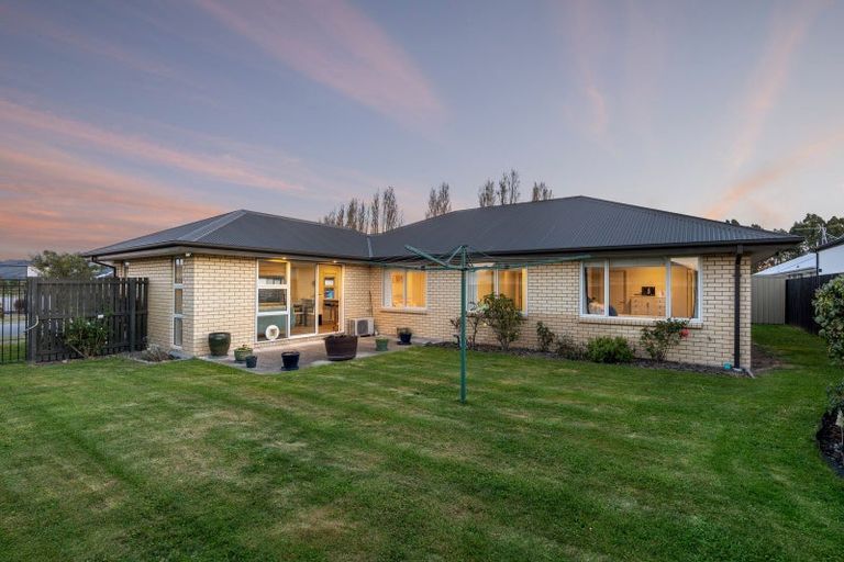 Photo of property in 12 Killarney Avenue, Halswell, Christchurch, 8025