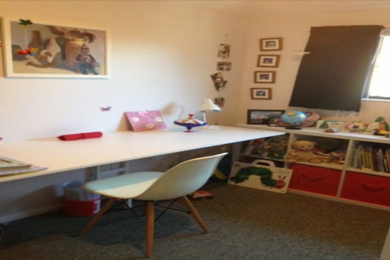 Photo of property in 77a Woodhouse Avenue, Karori, Wellington, 6012