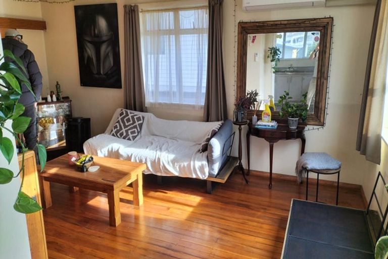 Photo of property in 168 Molesworth Street, New Plymouth, 4312