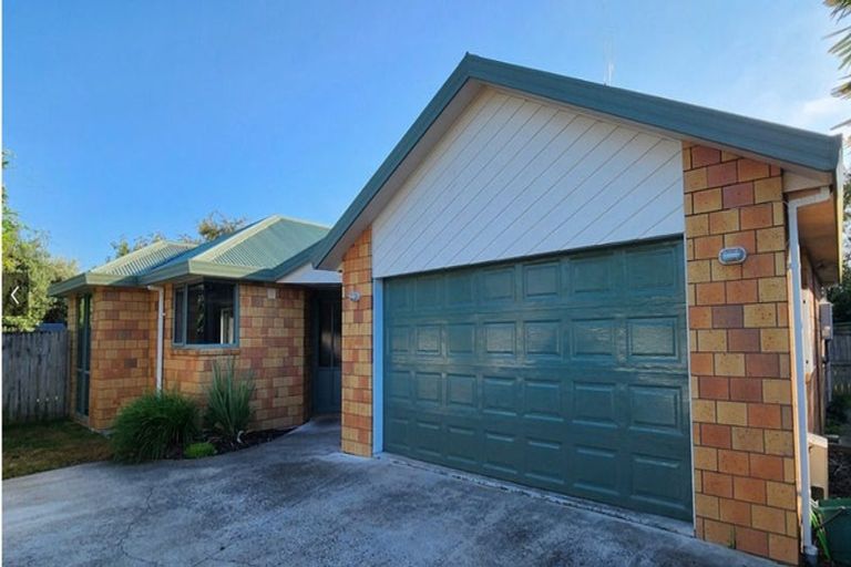 Photo of property in 11 Mckenzie Place, Rototuna North, Hamilton, 3210