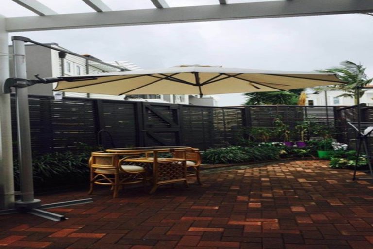 Photo of property in 2/218 Green Lane West, Epsom, Auckland, 1051