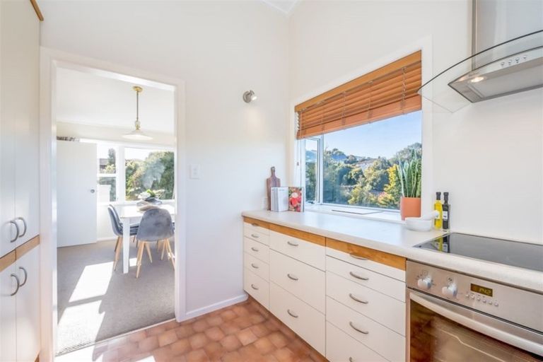 Photo of property in 1 Viscount Grove, Kelson, Lower Hutt, 5010