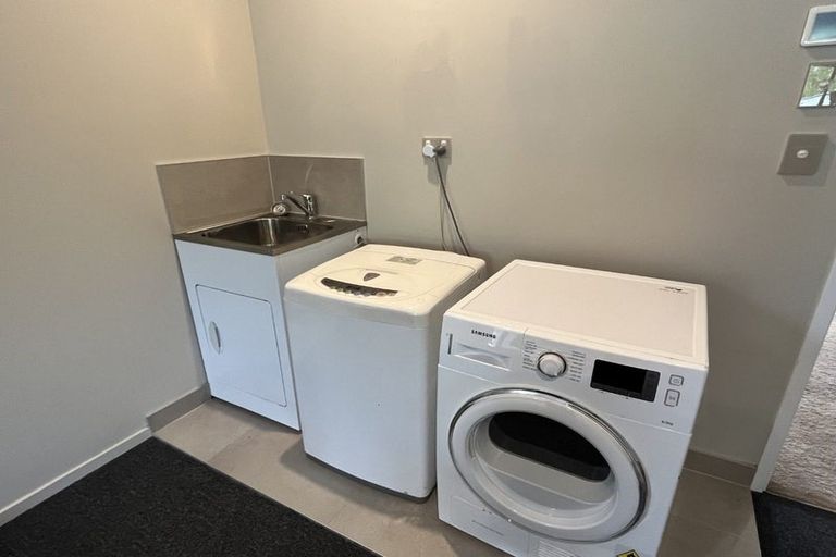 Photo of property in 2 Makaka Lane, Silverdale, 0932