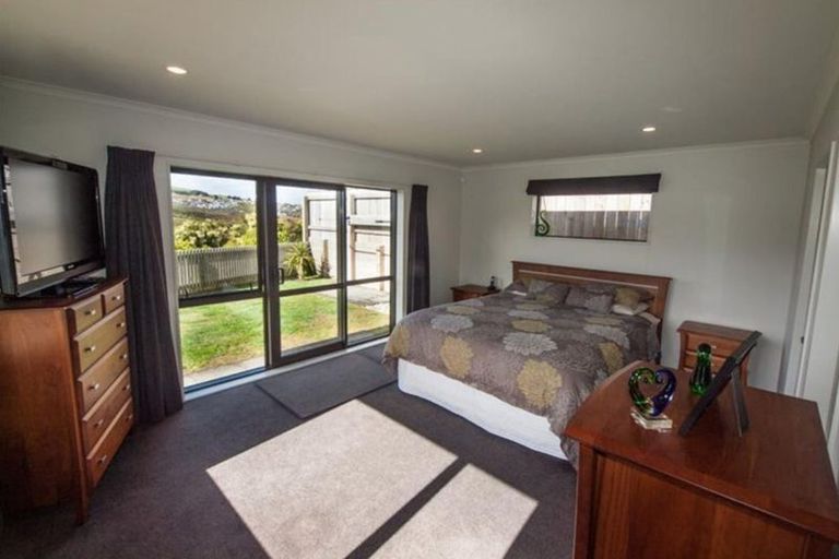 Photo of property in 212 Mark Avenue, Grenada Village, Wellington, 6037