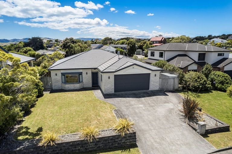 Photo of property in 3 Barque Crescent, Whitby, Porirua, 5024
