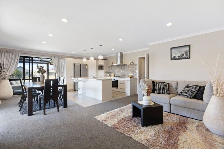 Photo of property in 50 Cassinia Close, Papamoa Beach, Papamoa, 3118