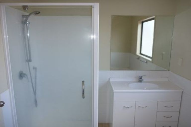 Photo of property in 57 Tiri Tiri Road, Birkdale, Auckland, 0626