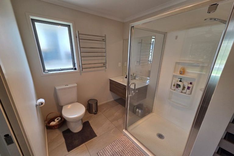 Photo of property in 1 Meadowviews Drive, Welcome Bay, Tauranga, 3112