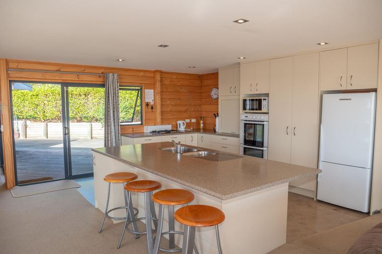 Photo of property in 4 Kotare Drive, Coopers Beach, 0420