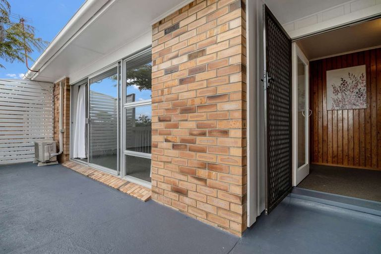 Photo of property in 1/5 Addison Drive, Glendene, Auckland, 0602