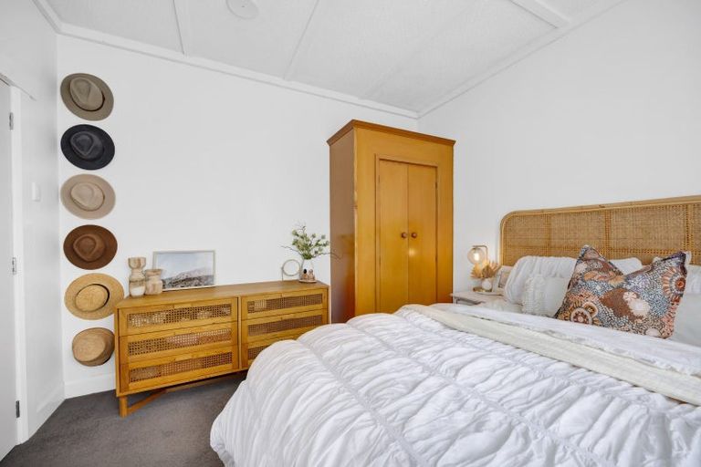 Photo of property in 21 High Street West, Waitara, 4320