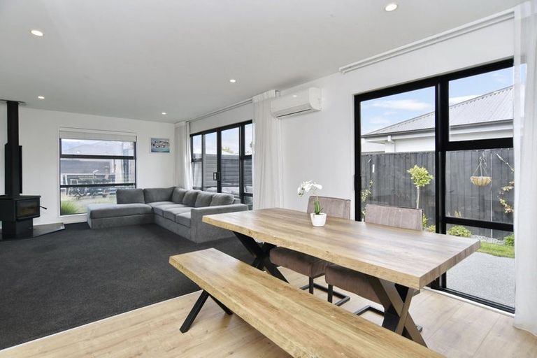 Photo of property in 28 Tara Crescent, Woodend, 7610