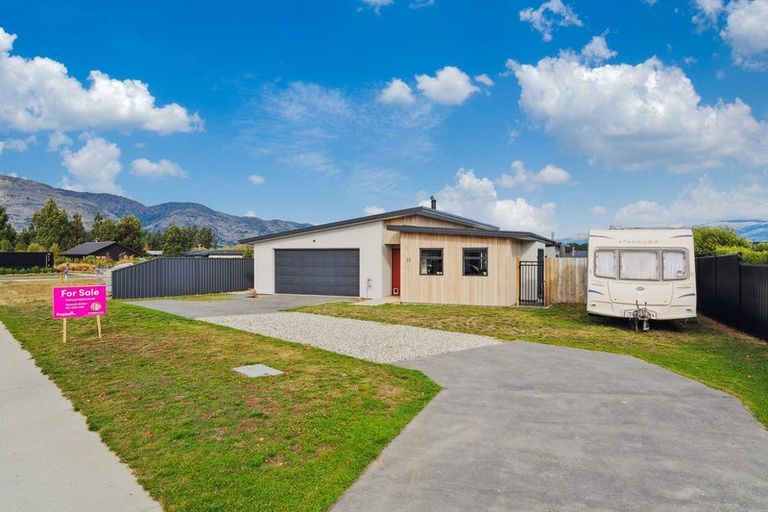 Photo of property in 38 Grandview Road, Lake Hawea, Wanaka, 9382