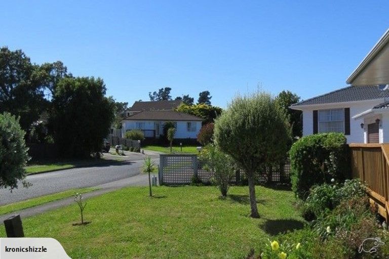 Photo of property in 1/9 Tomintoul Place, Highland Park, Auckland, 2010