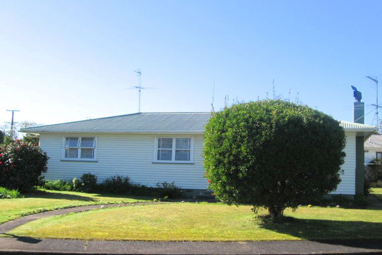 Photo of property in 23 Renwick Street, Papakura, 2110