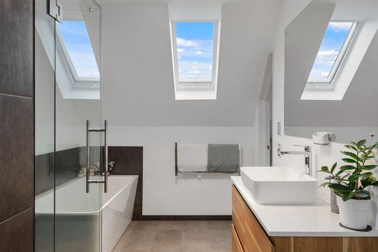 Photo of property in 3/48 Mcfaddens Road, St Albans, Christchurch, 8052