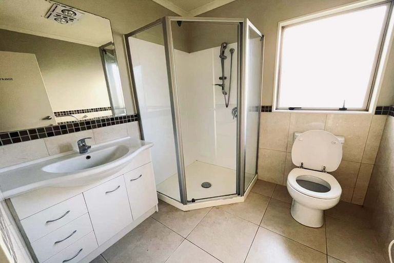 Photo of property in 74 Clover Drive, Henderson, Auckland, 0610