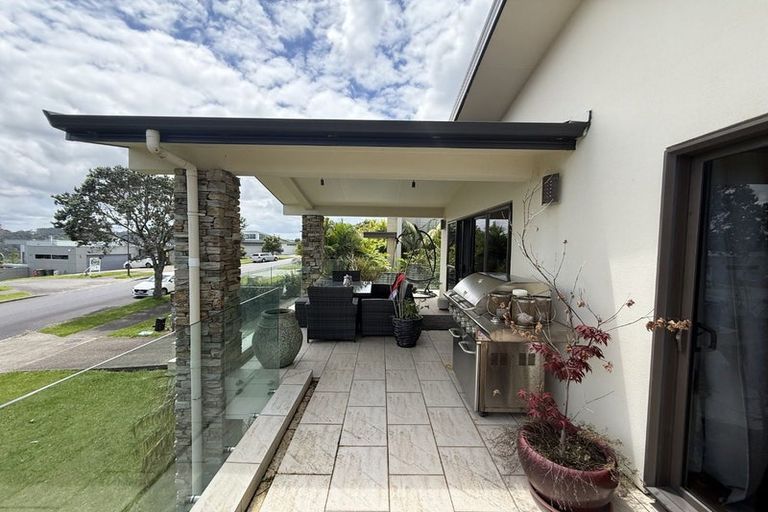 Photo of property in 71 Kittiwake Drive, Schnapper Rock, Auckland, 0632
