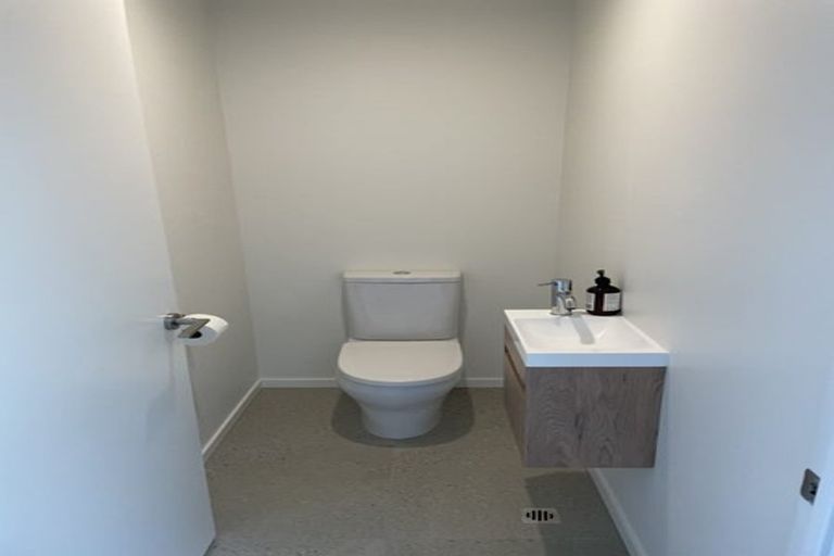 Photo of property in 17c Cuba Street, Petone, Lower Hutt, 5012