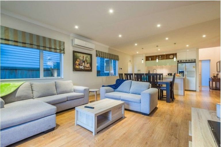 Photo of property in 21e Stamford Crescent, Flat Bush, Auckland, 2019