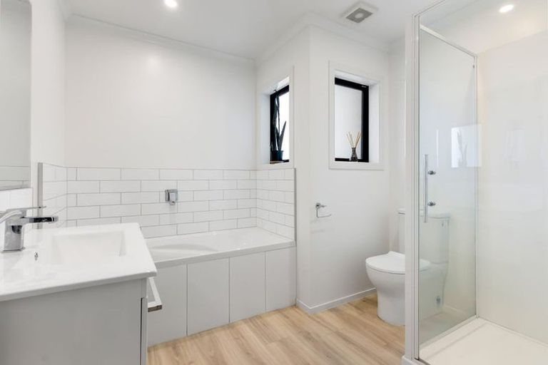 Photo of property in 77 Erlestoke Crescent, Churton Park, Wellington, 6037